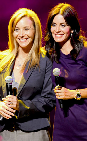 Lisa Kudrow, Courteney Cox Lisa Kudrow, Courteney Cox